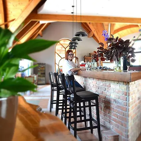 Tekergo Es Etterem ヴァレンツァ