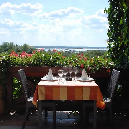 モーテル Tekergo Es Etterem