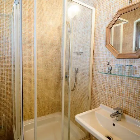 Tekergo Es Etterem ヴァレンツァ