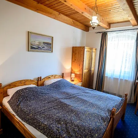 Tekergo Es Etterem モーテル *