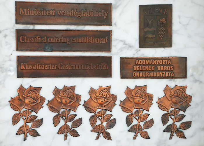 Tekergo Es Etterem ולנצה