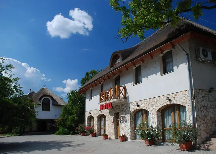 Tekergo Es Etterem * ולנצה