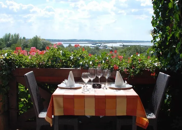 מוטל Tekergo Es Etterem