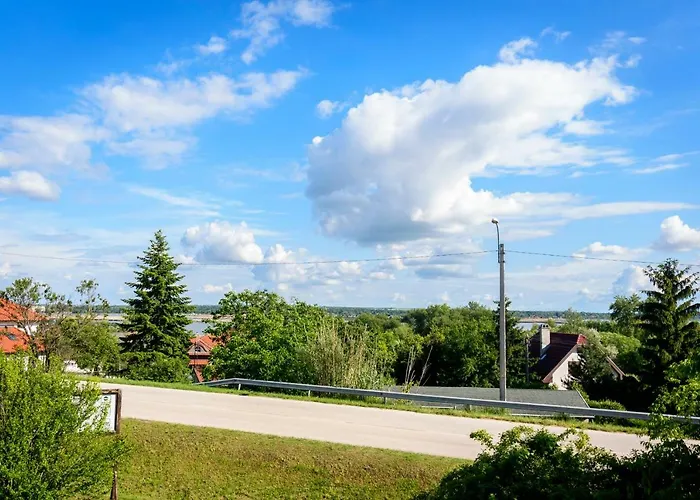 Tekergo Es Etterem מוטל *