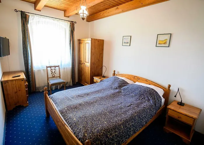 Tekergo Es Etterem ולנצה