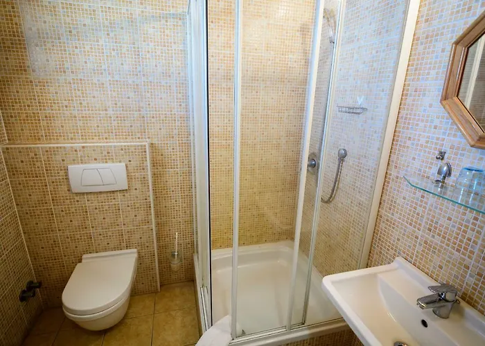 Tekergo Es Etterem מוטל ולנצה