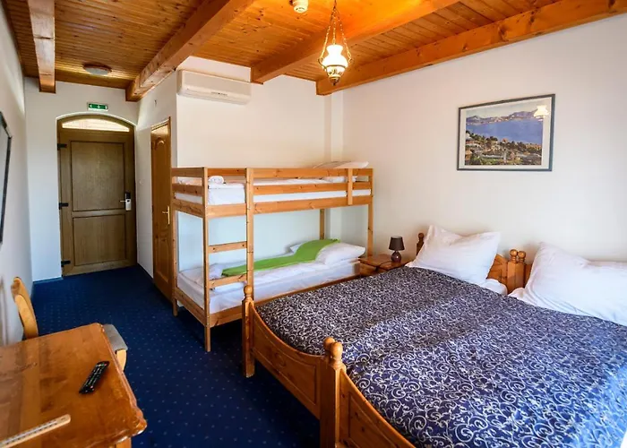 מוטל Tekergo Es Etterem